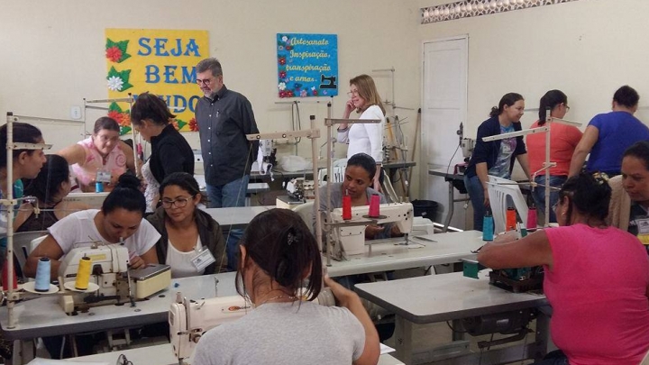 Curso gratuito de Confeccionador de Bolsas acontece até dia 28